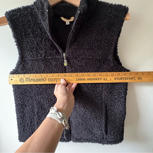 DAKINI silky-soft sherpa berber rich black fur vest - Picture 5 of 8